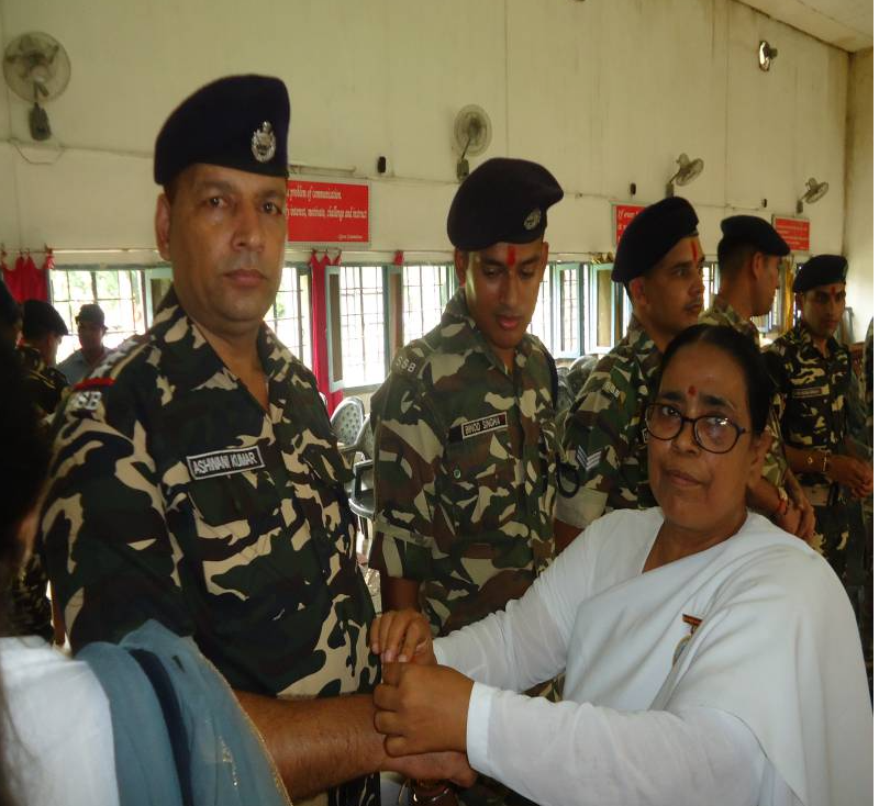 Rakhsa Bandhan samaroh taged Rakhi to SSB Jawan from Brahmakumari Iswariya   Vishwa Vidyalay branch Mohaddipur Gorakhpur